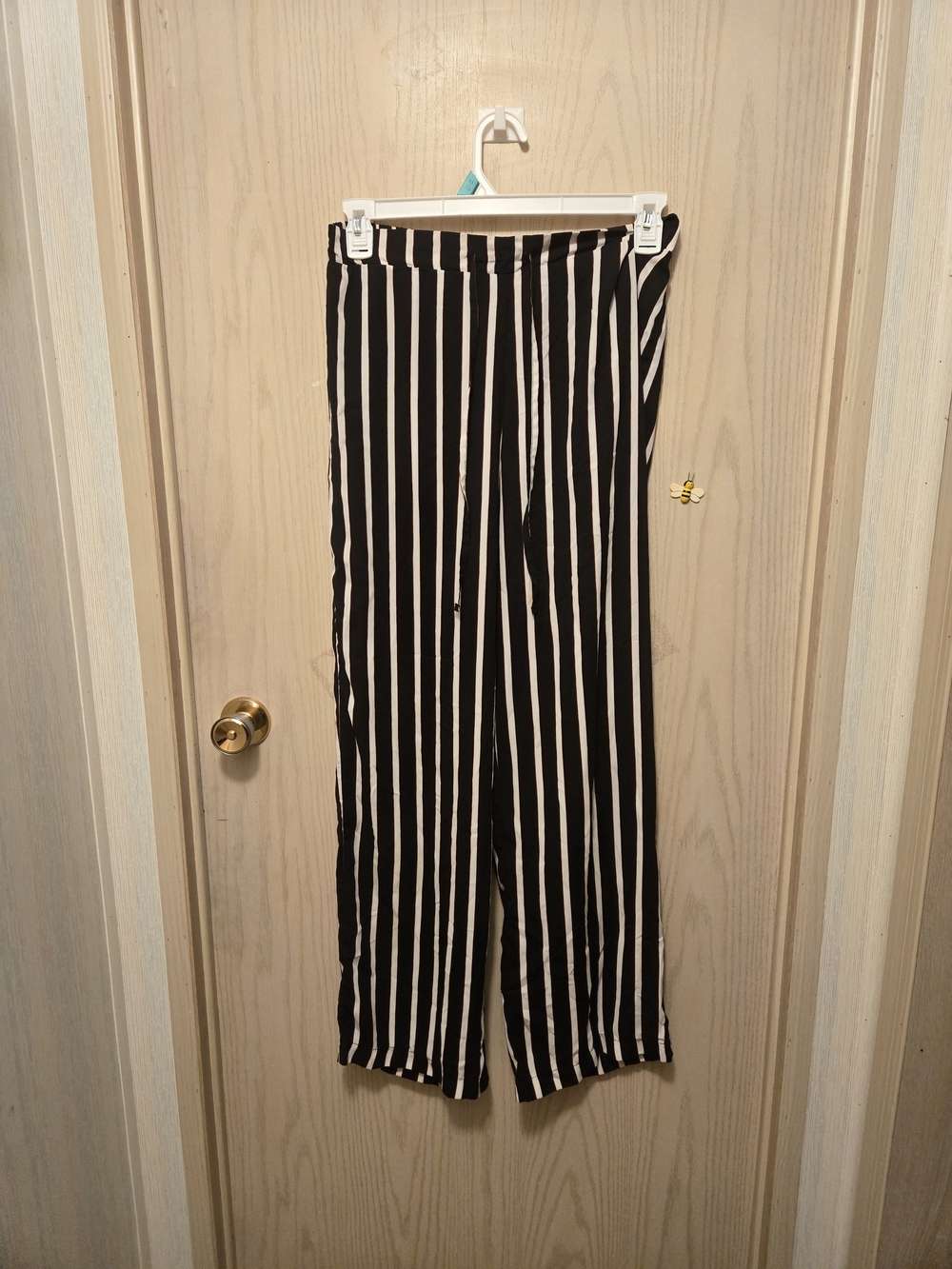 Black and White Vertical Stripe Straight-Leg Pants - Ardene